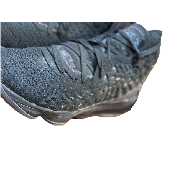 Nike LeBron 17 Currency-Size 10 - Picture 7 of 16